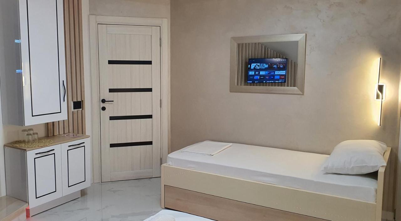 Pansion Eden Hotell Ni Exteriör bild