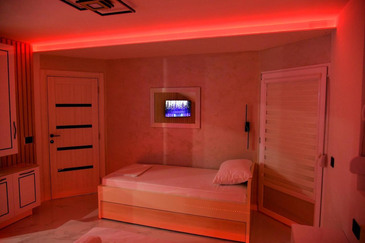 Pansion Eden Hotell Ni Exteriör bild