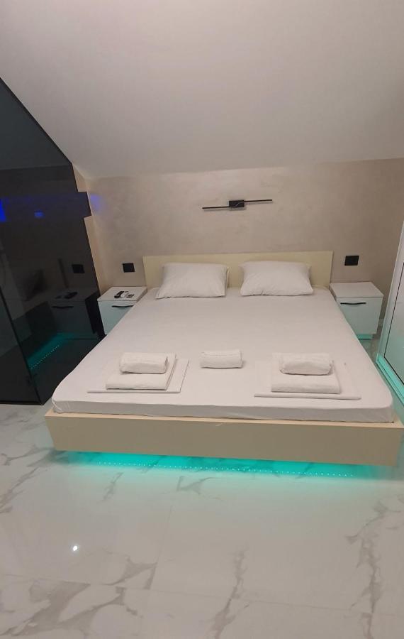 Pansion Eden Hotell Ni Exteriör bild