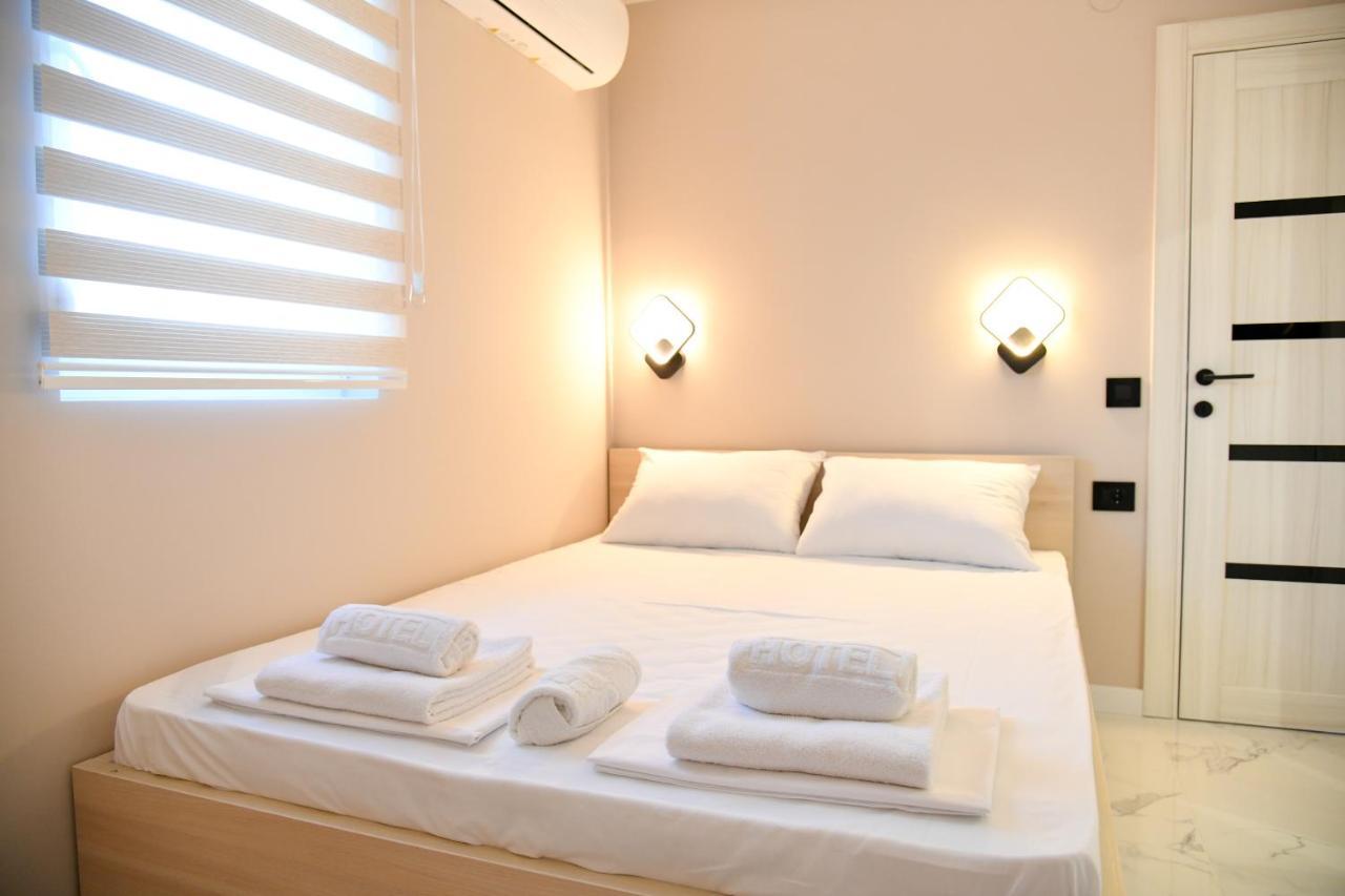 Pansion Eden Hotell Ni Exteriör bild