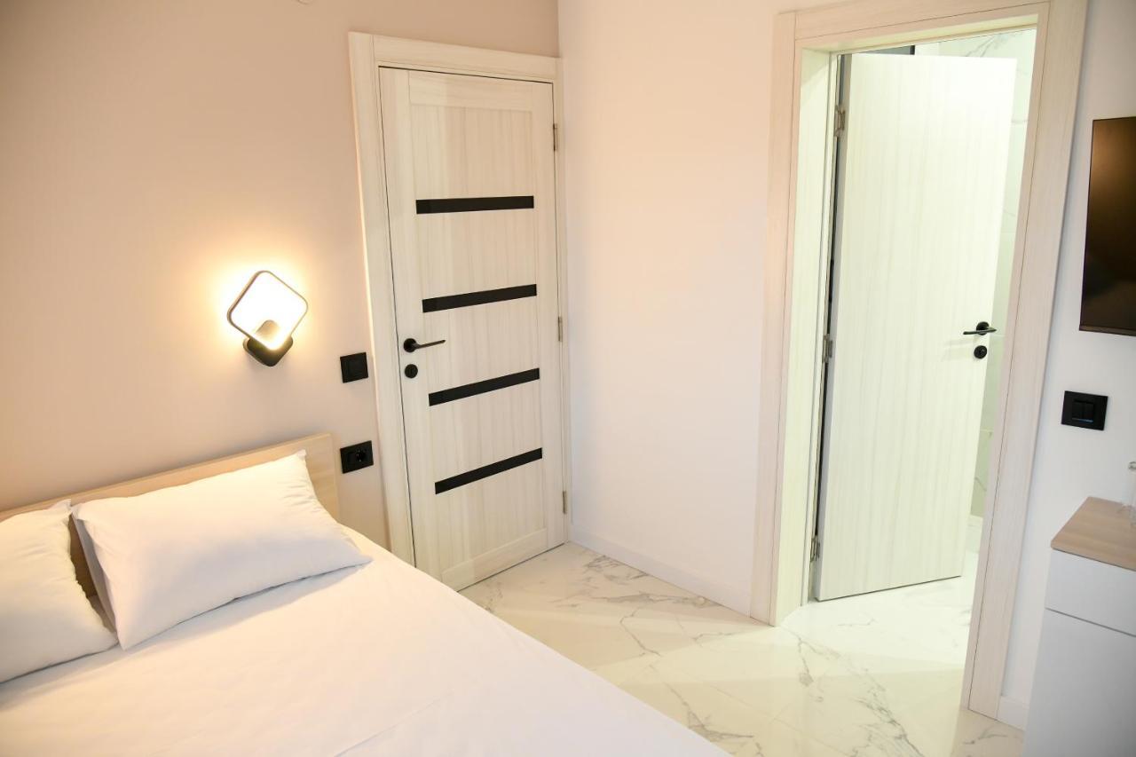 Pansion Eden Hotell Ni Exteriör bild