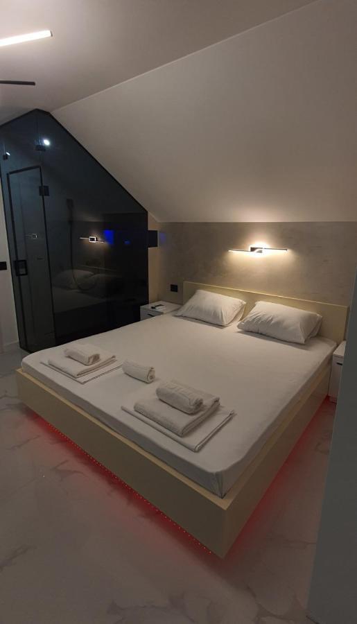 Pansion Eden Hotell Ni Exteriör bild